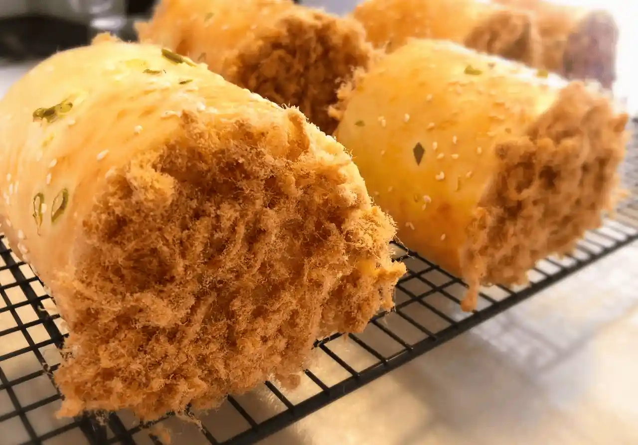 买面包别再乱拿!这4种伪健康面包暗藏陷阱,90%的人都买错了