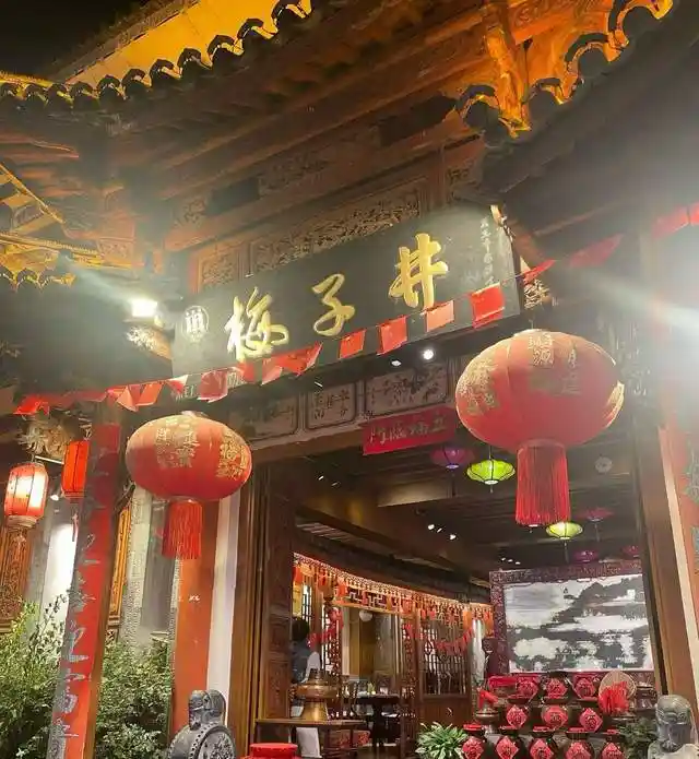 云南大理必吃！这家店的鸡汤美味引爆味蕾，风味独特不容错过