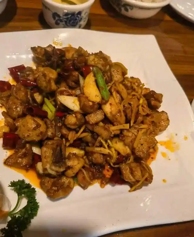 云南大理必吃!这家店的鸡汤美味引爆味蕾,风味独特不容错过