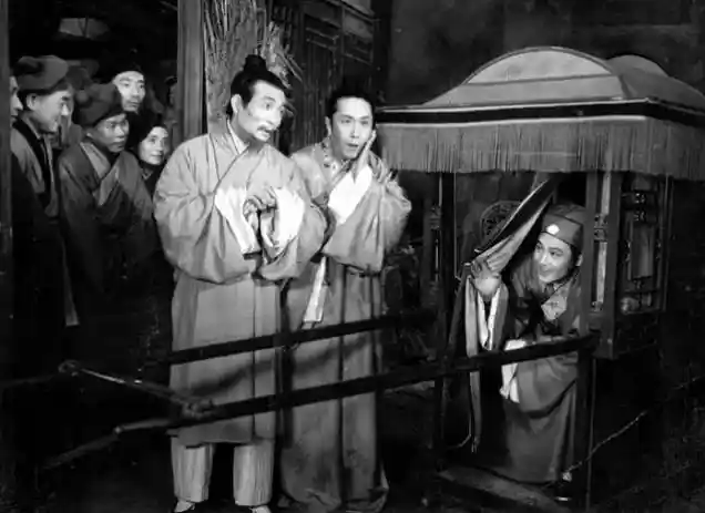 《善念为舟,正道为舵:乔老爷上轿背后的家风启示》