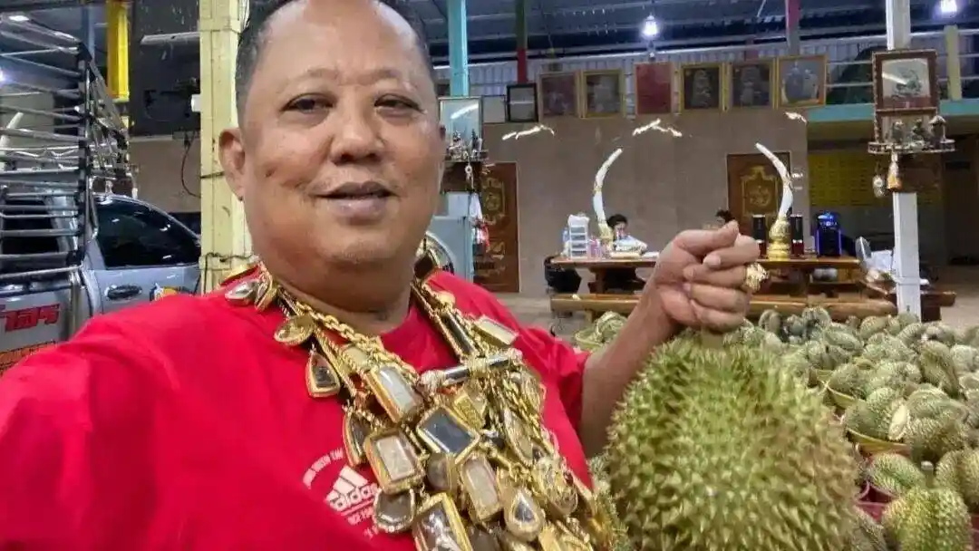 泰榴莲大亨怒斥出轨儿子断绝关系：守护家庭尊严与儿媳清白