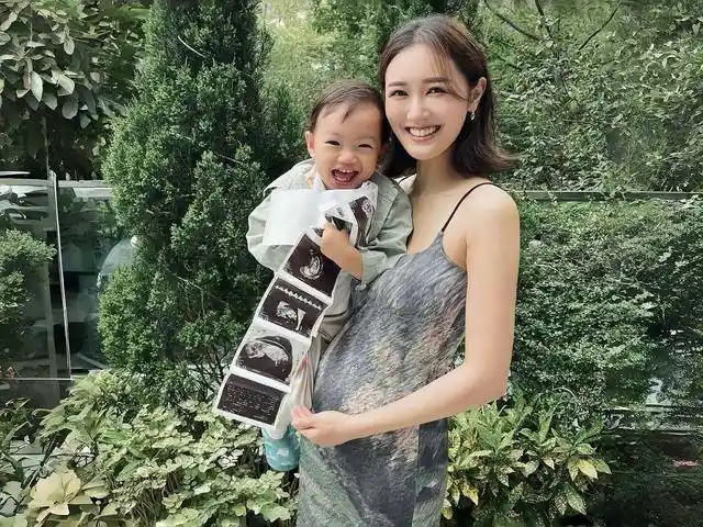 袁伟豪女友晒孕肚写真,性感孕味引外界热议