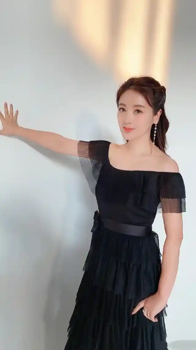 37岁高龄产子,演员小李琳:这是我人生最勇敢的决定