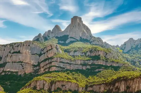 Mango创始人坠亡案惊现反转:其子涉嫌谋杀,豪门背后暗藏隐情?