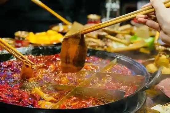 非遗传承37年!郝山城火锅用一碗烟火气温暖整条街