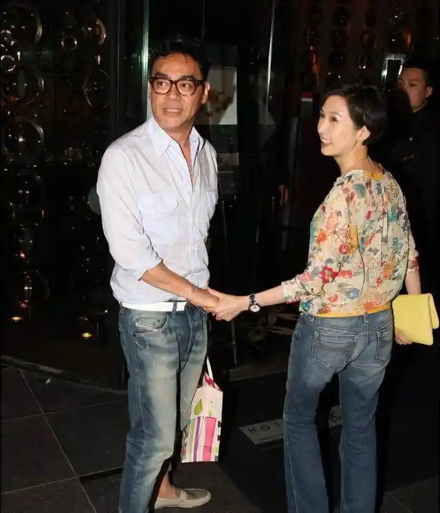 刘青云饭馆遭偷拍怒目瞪视,网友惊呼影帝气场太强