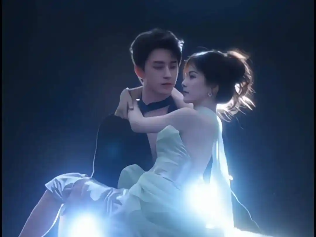 《2025.10.6爆料!敖瑞鹏白鹿暗生情愫?梓渝近况引热议,《向往的生活》彭彭妹妹曝光?吴克群突袭素人婚礼?卢昱晓背景大揭秘!》