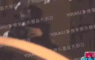 孙千被拍亲密瞬间 粉色袜子引热议