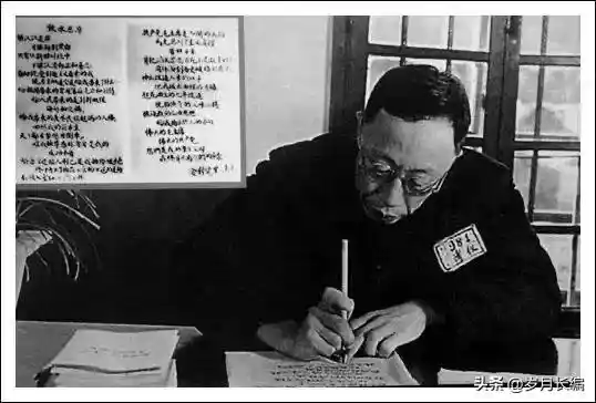 《龙椅残梦:溥仪的沧桑人生与历史回响》