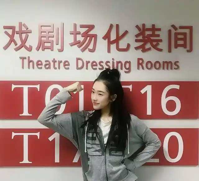 爆!TVB新星曾文心喜提台庆头奖,昔日与刘昊然同窗学艺惊艳曝光