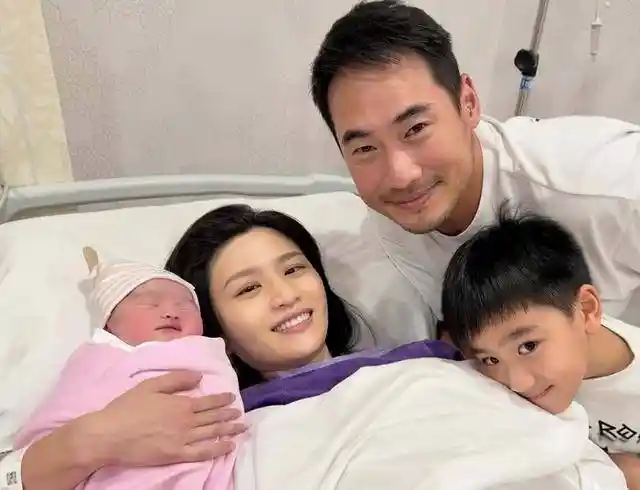 林芊妤剖腹诞女,孕期验血惊现染色体异常引关注