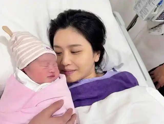 林芊妤剖腹诞女,孕期验血惊现染色体异常引关注