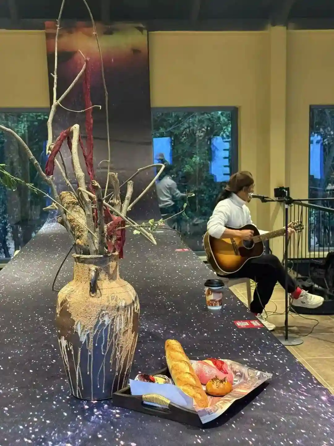 九派之眼探店｜柴火窑烤面包邂逅庐山茶，九江新潮休闲地标引爆味蕾