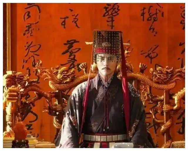 贾南风：毒酒、密诏与金殿血诏——西晋妖后如何用三张底牌掀翻外戚宗室，独掌帝国权柄