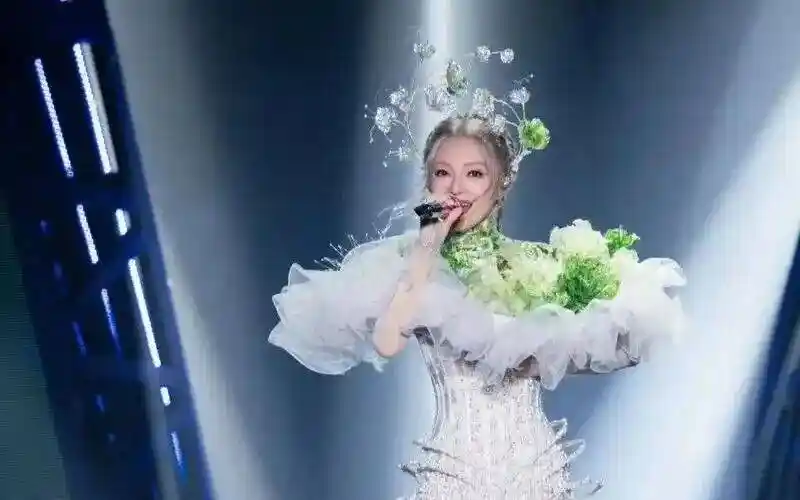 【2026.1.9】俞灏明爆炸事件真相曝光？时代峰峻新星能否逆袭？《御赐小仵作2》重磅定档？歌手演唱会造型引热议？周星驰李小龙比伯同台？招商内幕大揭秘