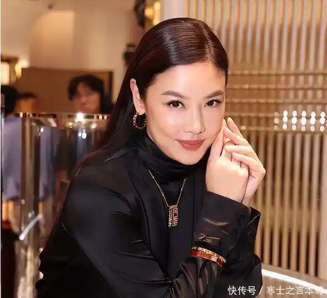 从黎明妻子到亿万富豪太太：她用两段婚姻逆袭人生，在美开启奢华隐居模式