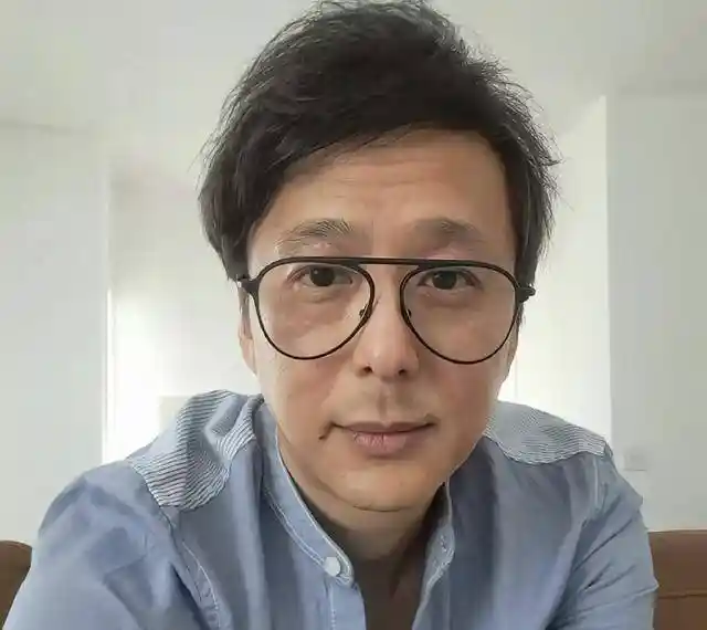 港星李施深夜曝光前男友手机调情实录！颤抖手抖出全网热搜：邓健泓回应引风暴