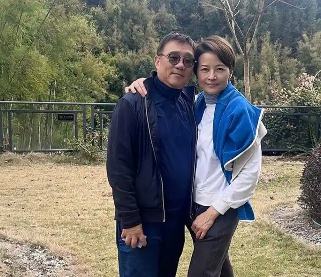 黎燕珊首晒男友正脸，黄昏恋引爆再婚憧憬热议