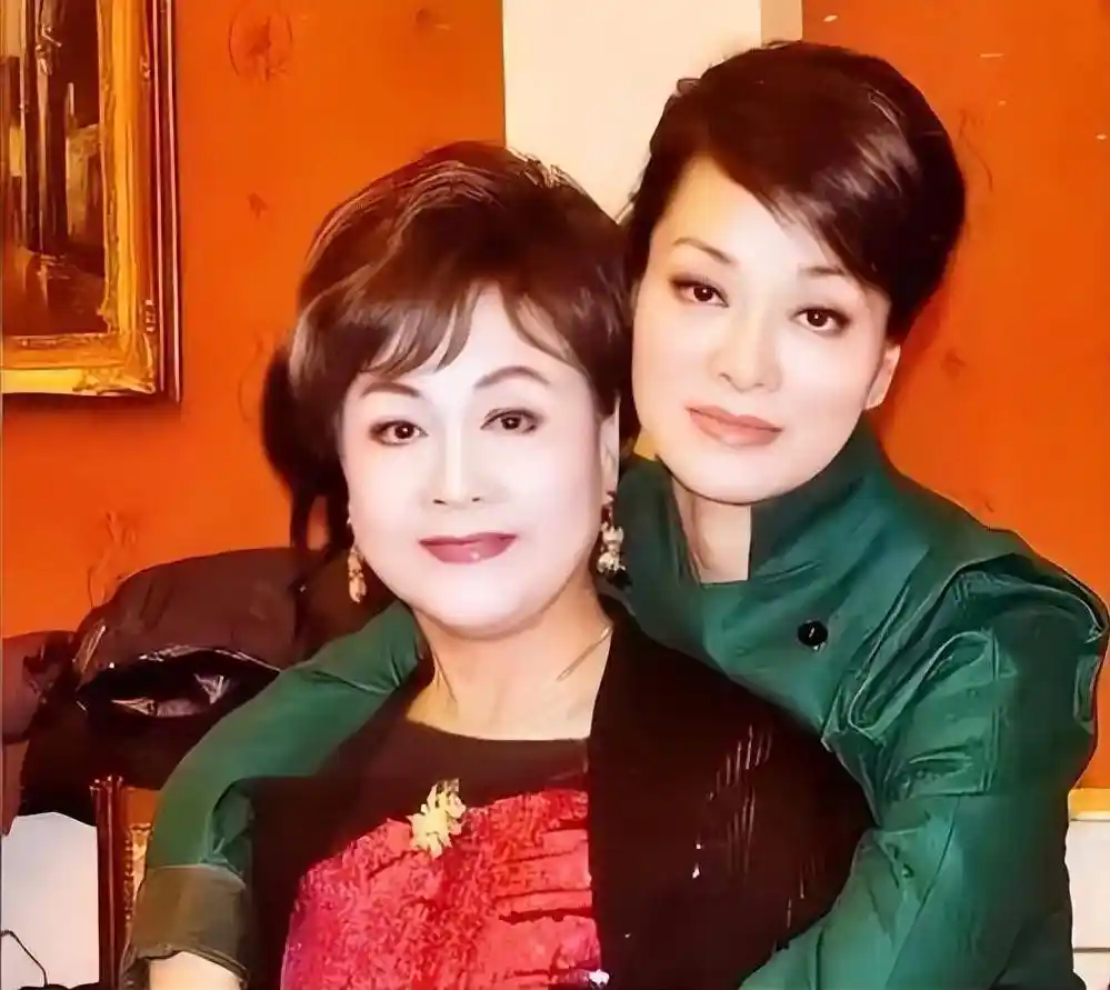 李谷一四届春晚缺席背后：女儿46岁未嫁成心病？