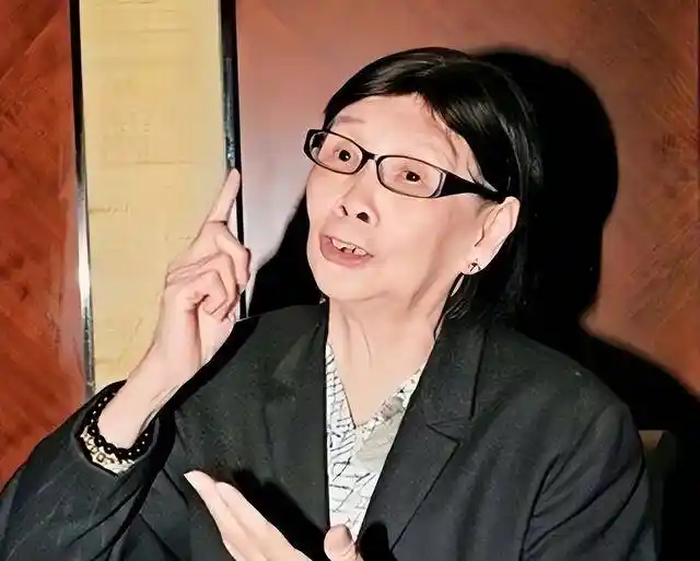 梅母年满102岁引关注，白发苍苍仍享25万月生活费引热议