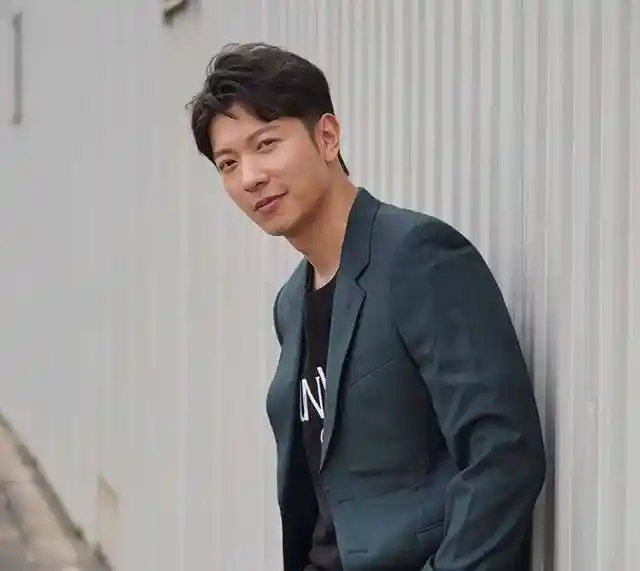 高钧贤深陷罚单风暴!20张罚单压顶,深夜手写求情信曝光,妻子罕见发声