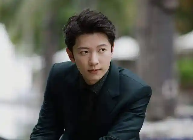 高钧贤深陷罚单风暴!20张罚单压顶,深夜手写求情信曝光,妻子罕见发声