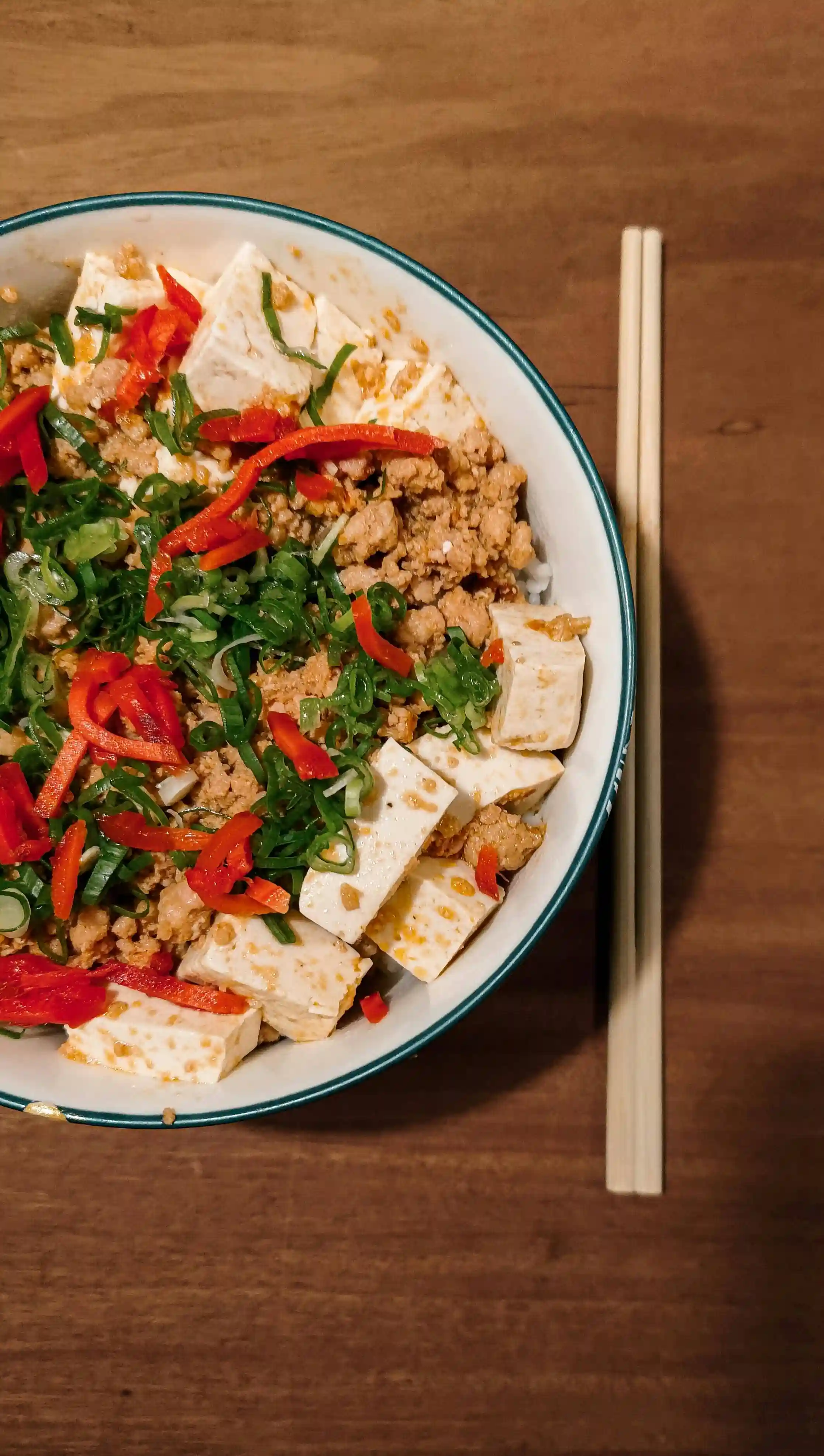 震惊川渝食客！非遗川菜大师首曝鱼香肉丝黄金比例秘方：3秒爆香、7秒锁汁，酸甜咸辣鲜五味炸裂！