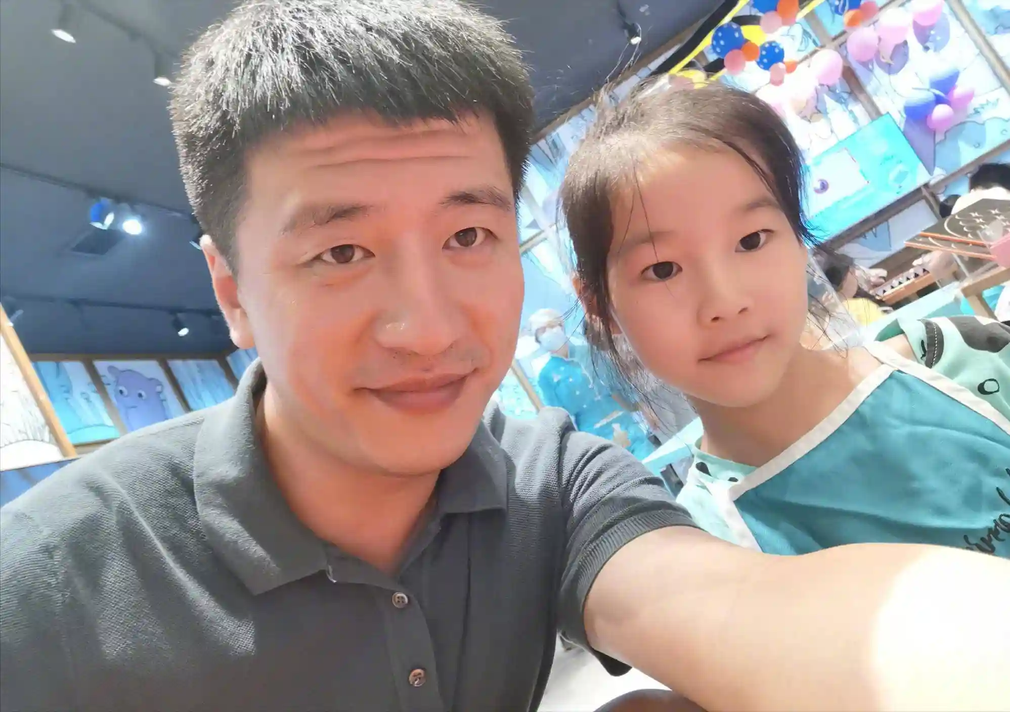 张雪峰离婚六年真相曝光,前妻李丽婧低调现身引关注