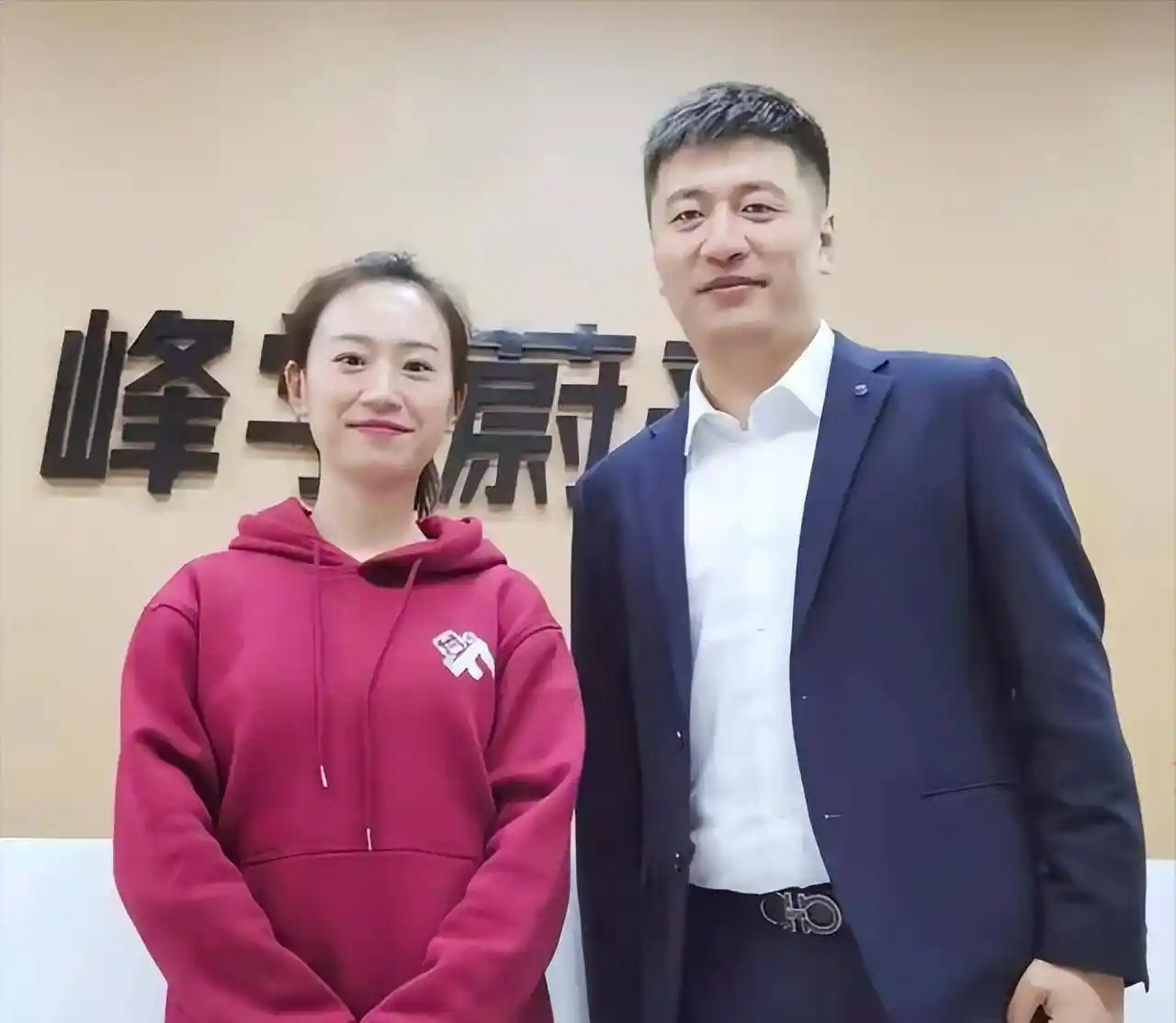 张雪峰离婚六年真相曝光,前妻李丽婧低调现身引关注