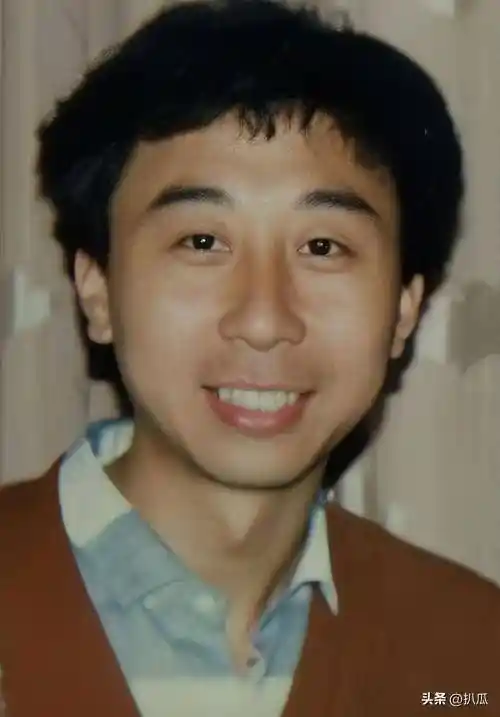 冯巩春晚33年传奇落幕,晚年与爱妻共度温馨时光