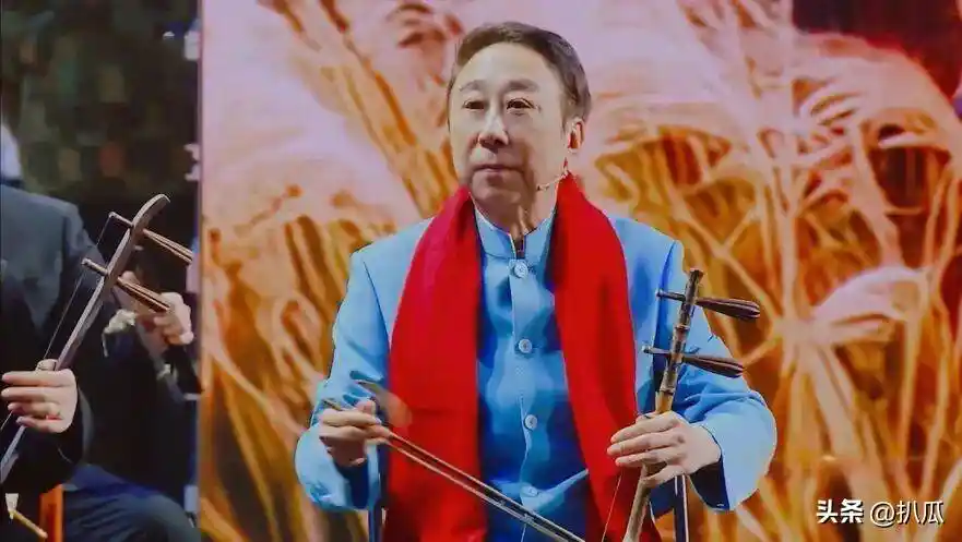 冯巩春晚33年传奇落幕,晚年与爱妻共度温馨时光