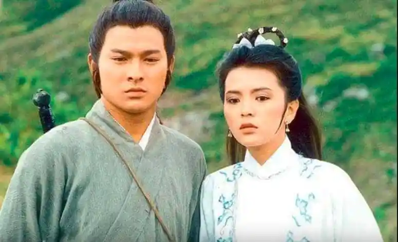 陈玉莲近照曝光!短发配巨花束依旧惊艳,古装女神风采不减当年