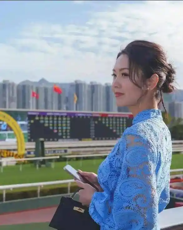 陈庭欣分手十亿男友，旧爱翟威廉现身，自曝多段情史引热议