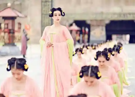 武则天称帝15年，临终却亲手撕毁武周国号：她留给李唐的，是一份怎样的政治遗嘱？