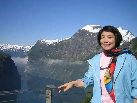 文坛她力量崛起：四位改写中国当代文学版图的女性书写者