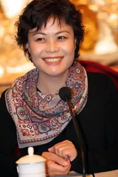 文坛她力量崛起:四位改写中国当代文学版图的女性书写者