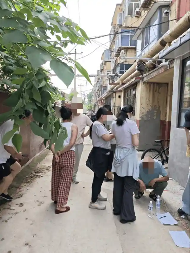石家庄老楼坍塌引关注：80年代小区无物管，铁路职工住户忧安全